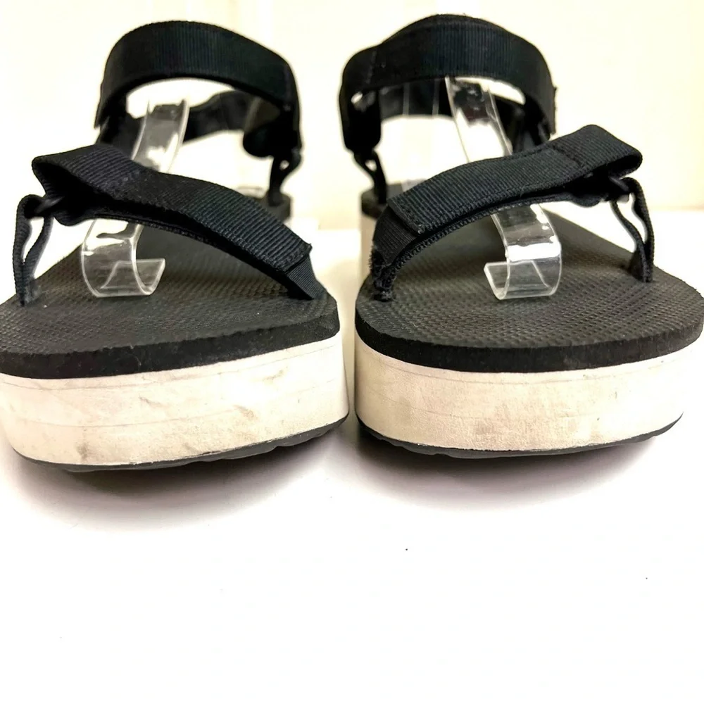 TEVA Flatform Universal sandals in Black womens size 10M Hiking comfy.